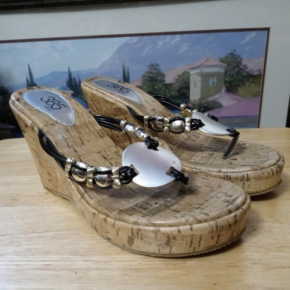🥿🩴💍385 FIFTH WEDGE PLATFORM🩴👡 - Picture 3 of 5